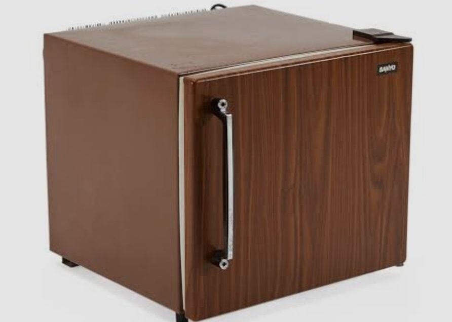 Mini bar fridge